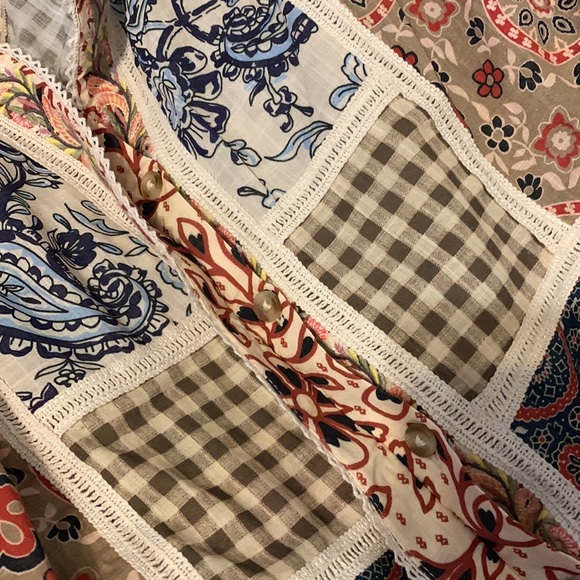 ✨ Anthropologie Printed Patchwork Blouse Sz 8 - Picture 7 of 7